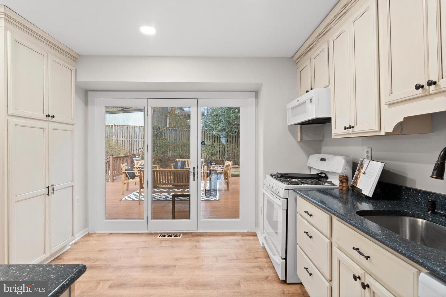 8117 Dabney Avenue photo 6