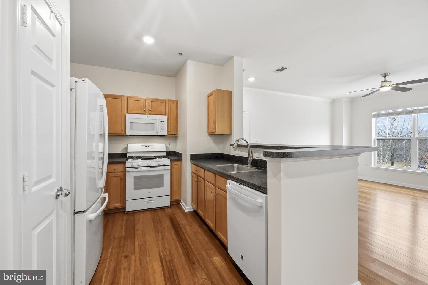 5105 Travis Edward Way #g photo 9