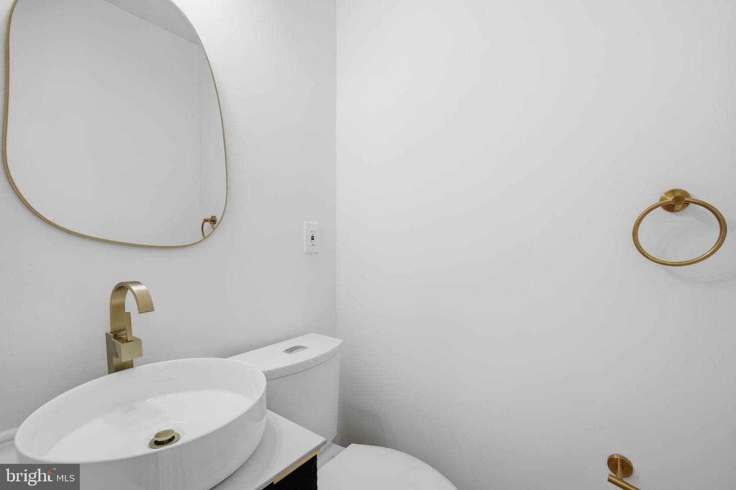 9609 Podium Drive photo 15
