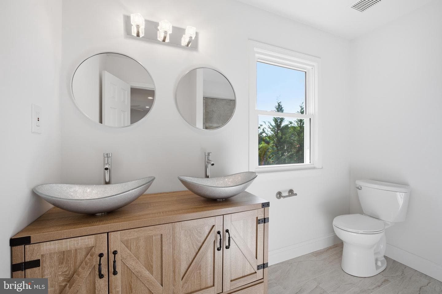 9609 Podium Drive photo 32