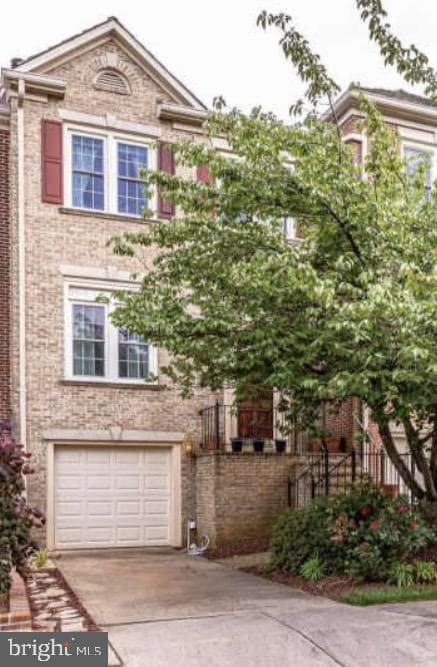 3935 Barcroft Mews Court photo 2