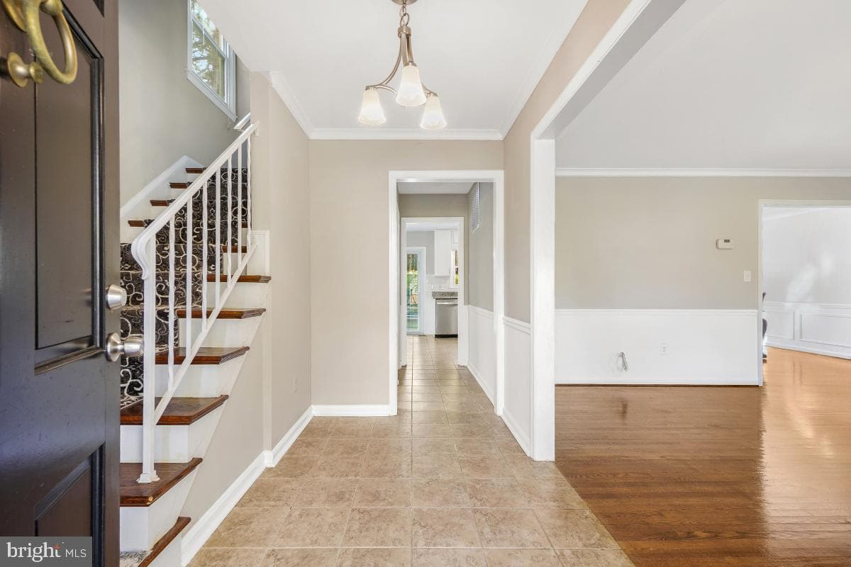 6871 Churchill Road photo 3