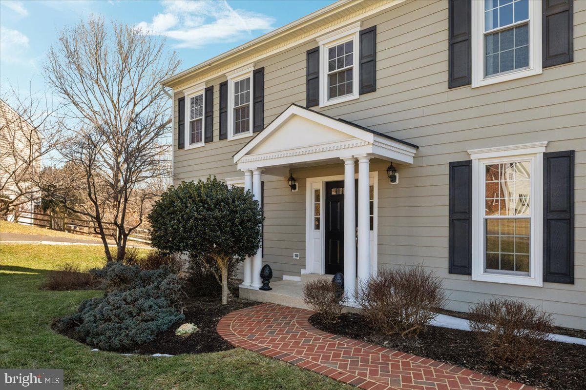 1607 Sereno Court photo 3