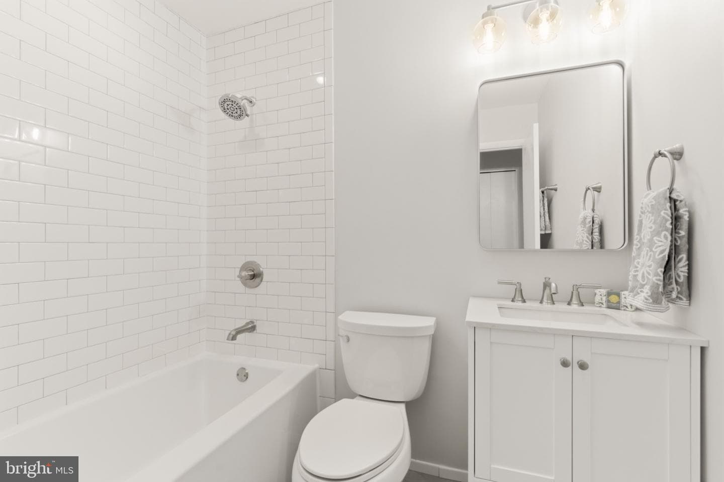 2410 Drexel Street photo 25