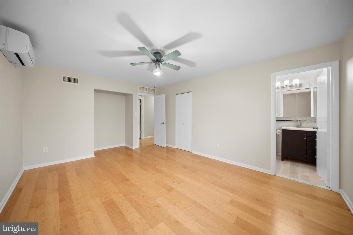 9808 Laurel Street photo 11