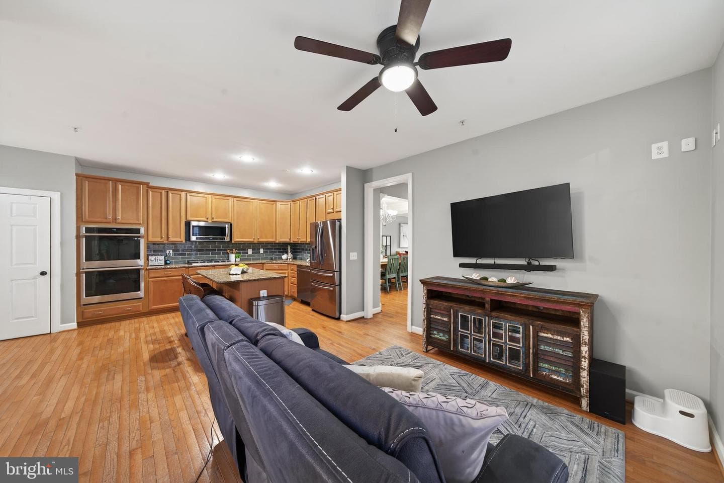 8015 Samuel Wallis Street photo 4