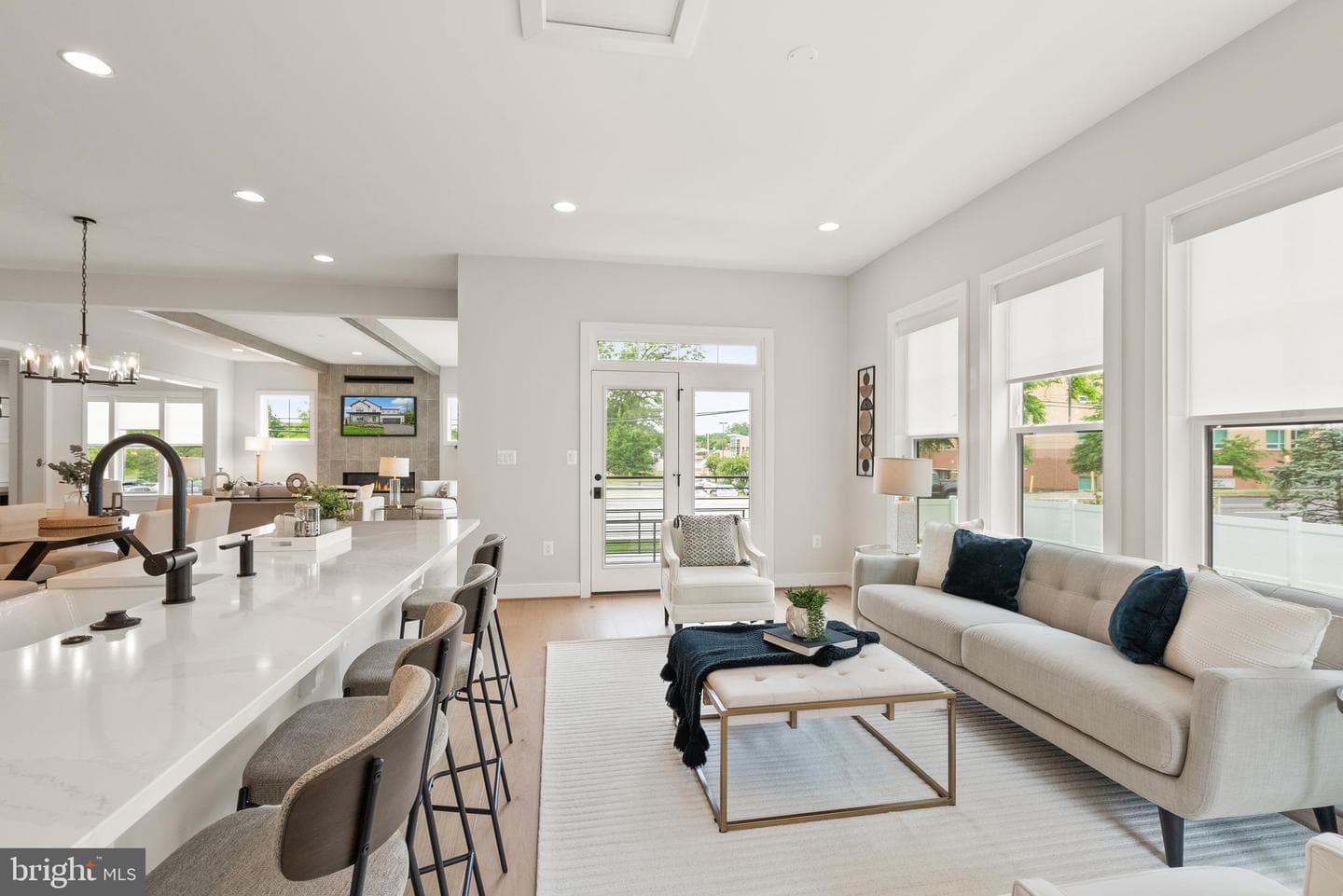 1212 Drake Street SW photo 35