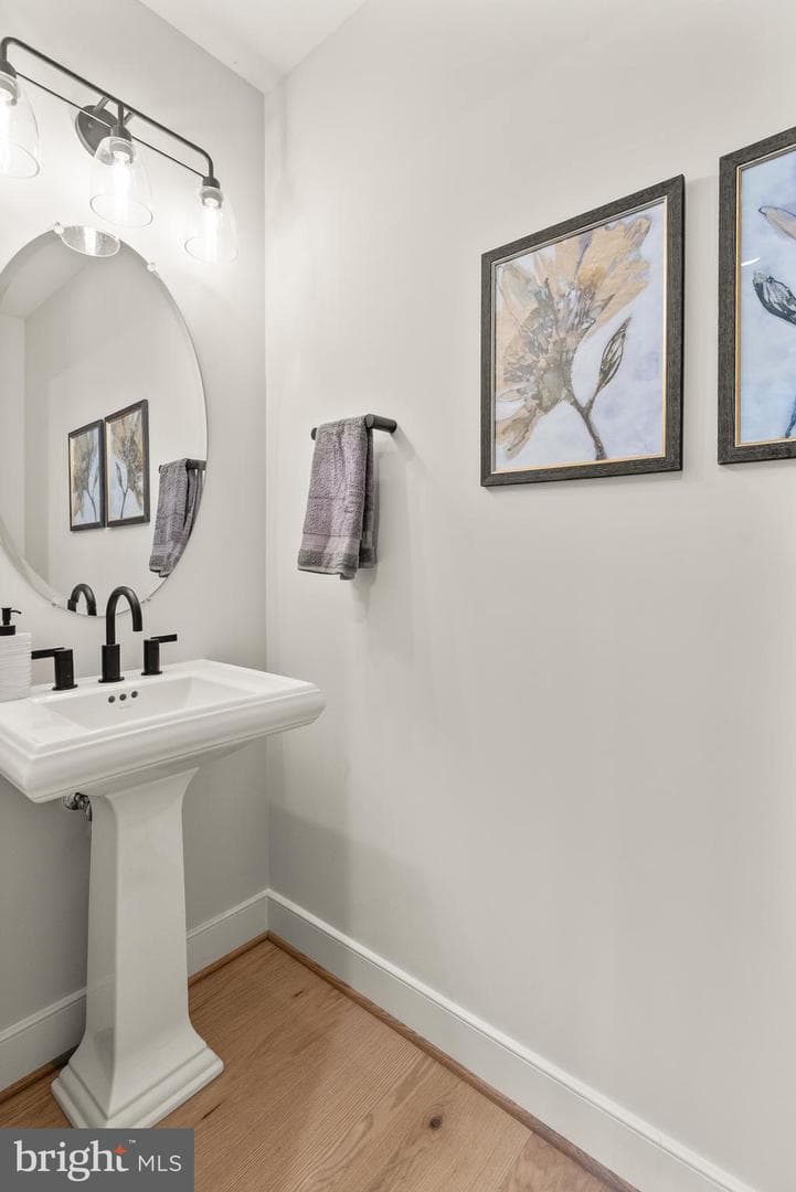 1212 Drake Street SW photo 38