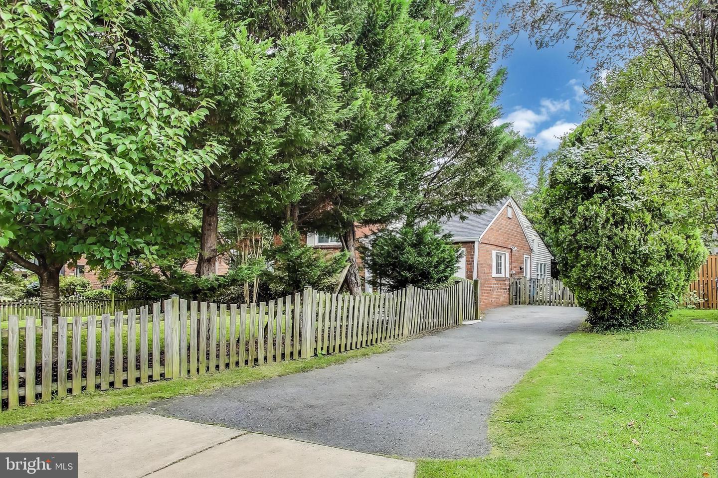 6703 Hallwood Avenue photo 3