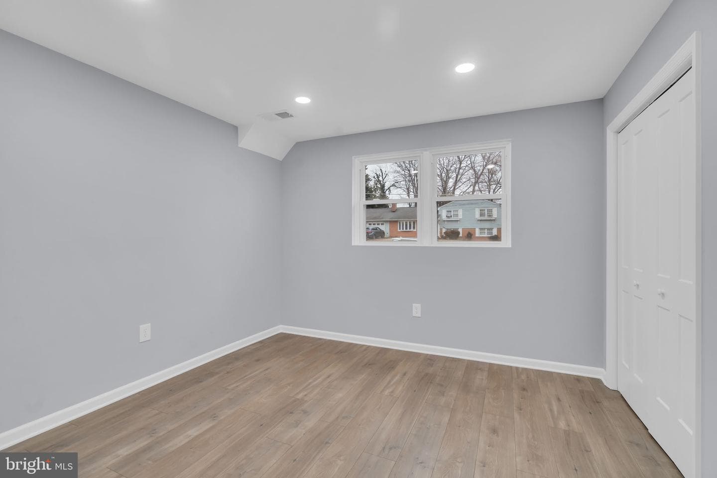 10705 Ames Street photo 33