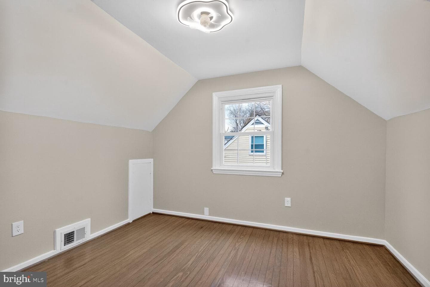 1925 Rollins Drive photo 29