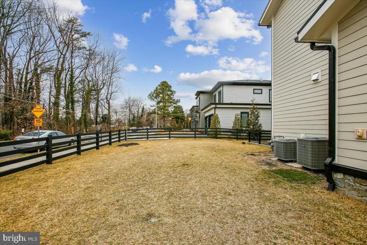 4055 Thornton photo 11