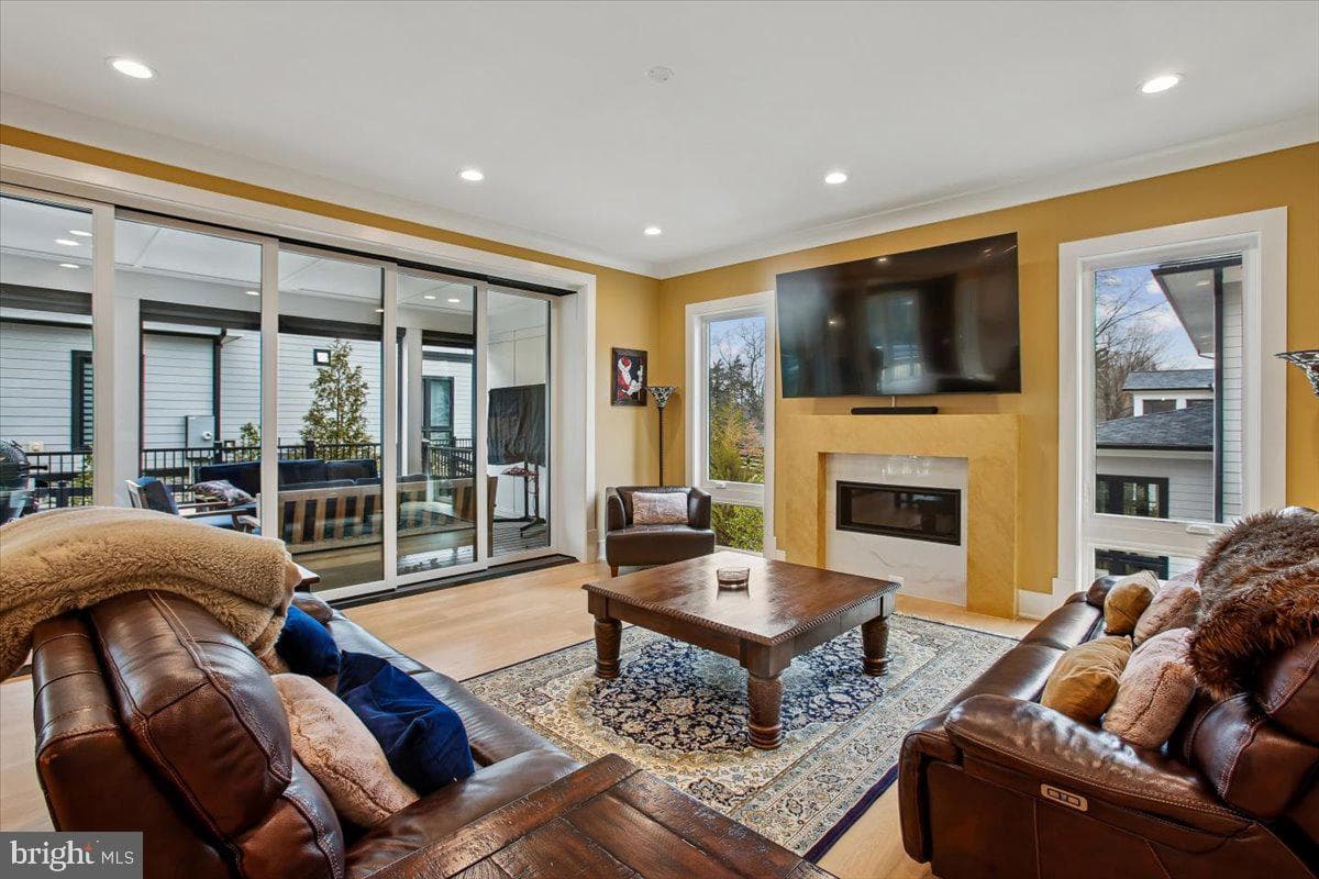 4055 Thornton photo 26