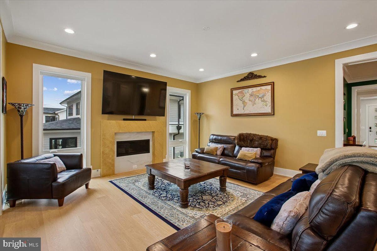 4055 Thornton photo 27
