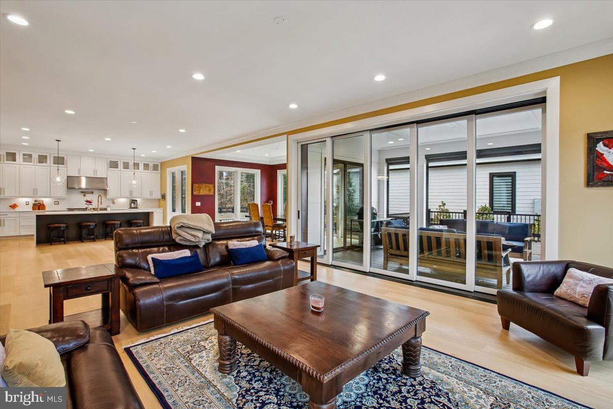 4055 Thornton photo 28