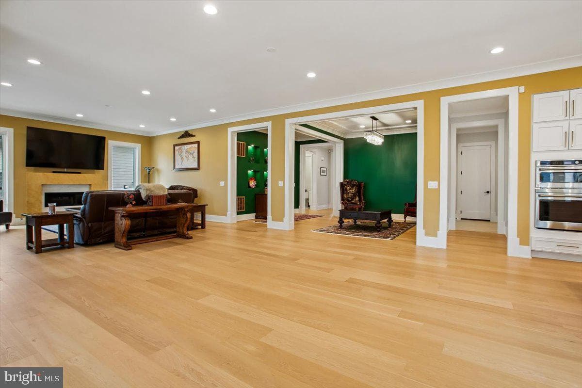 4055 Thornton photo 29