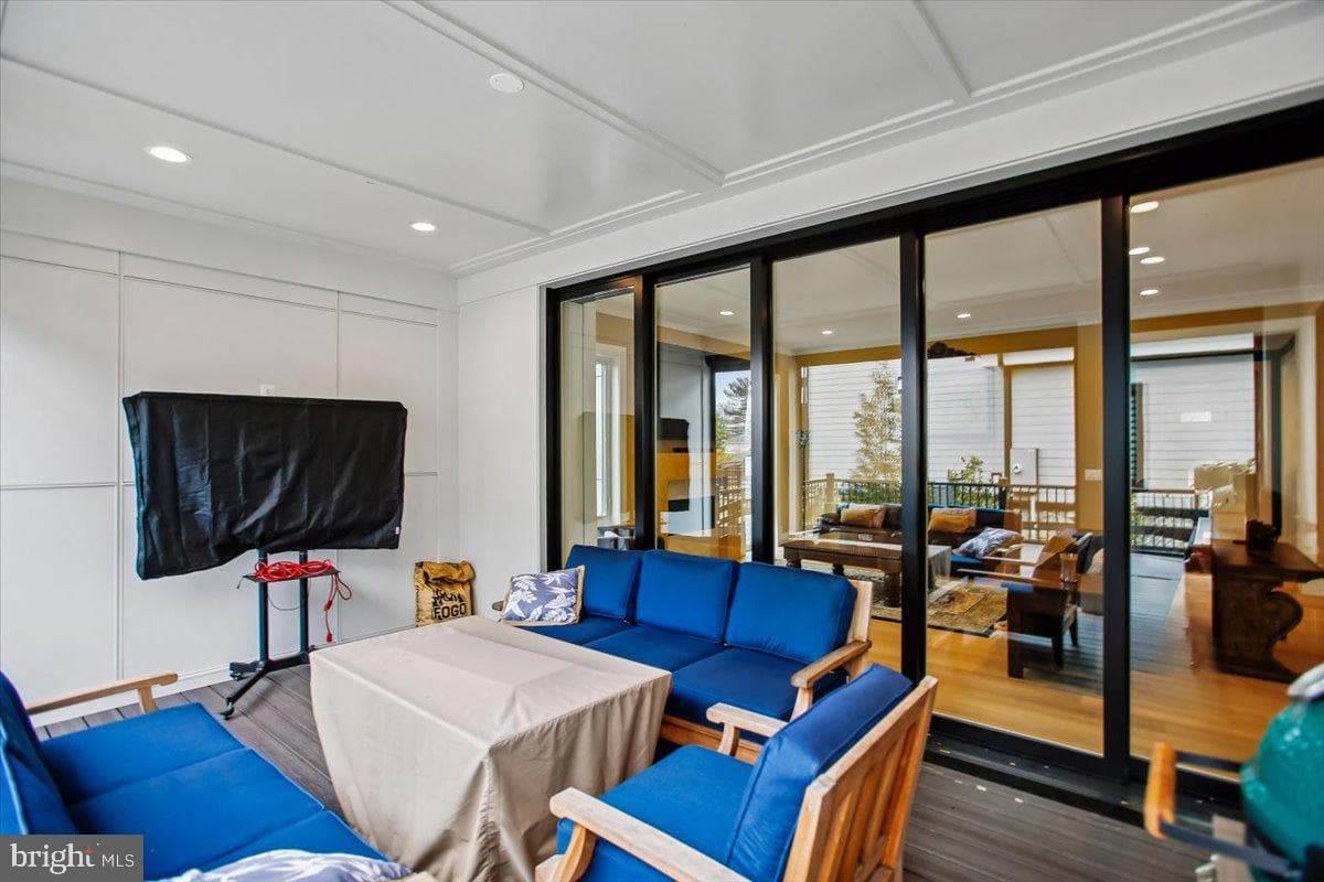 4055 Thornton photo 37