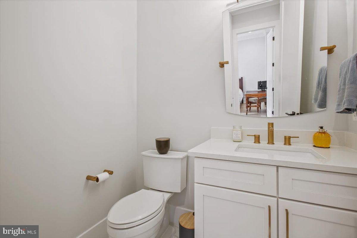 4055 Thornton photo 59