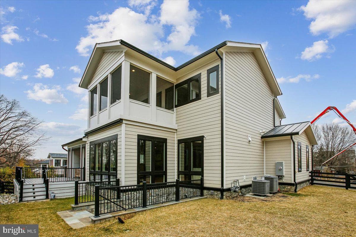 4055 Thornton photo 6