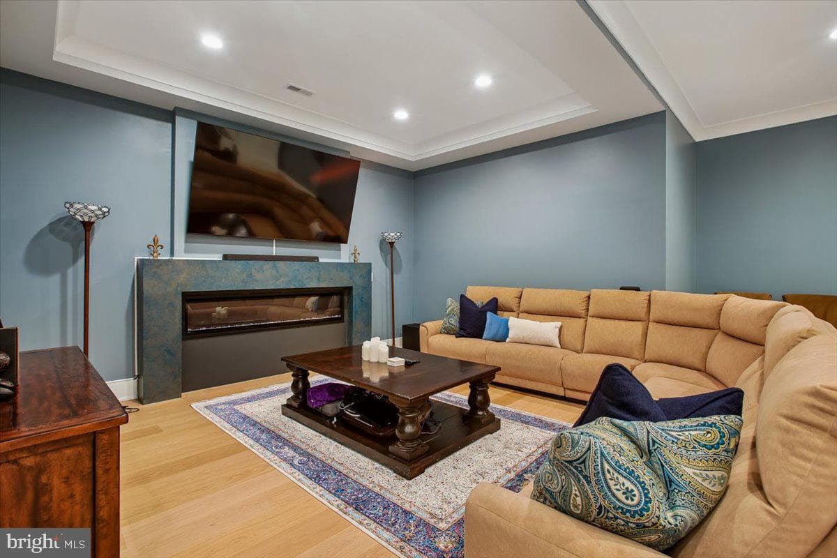 4055 Thornton photo 71