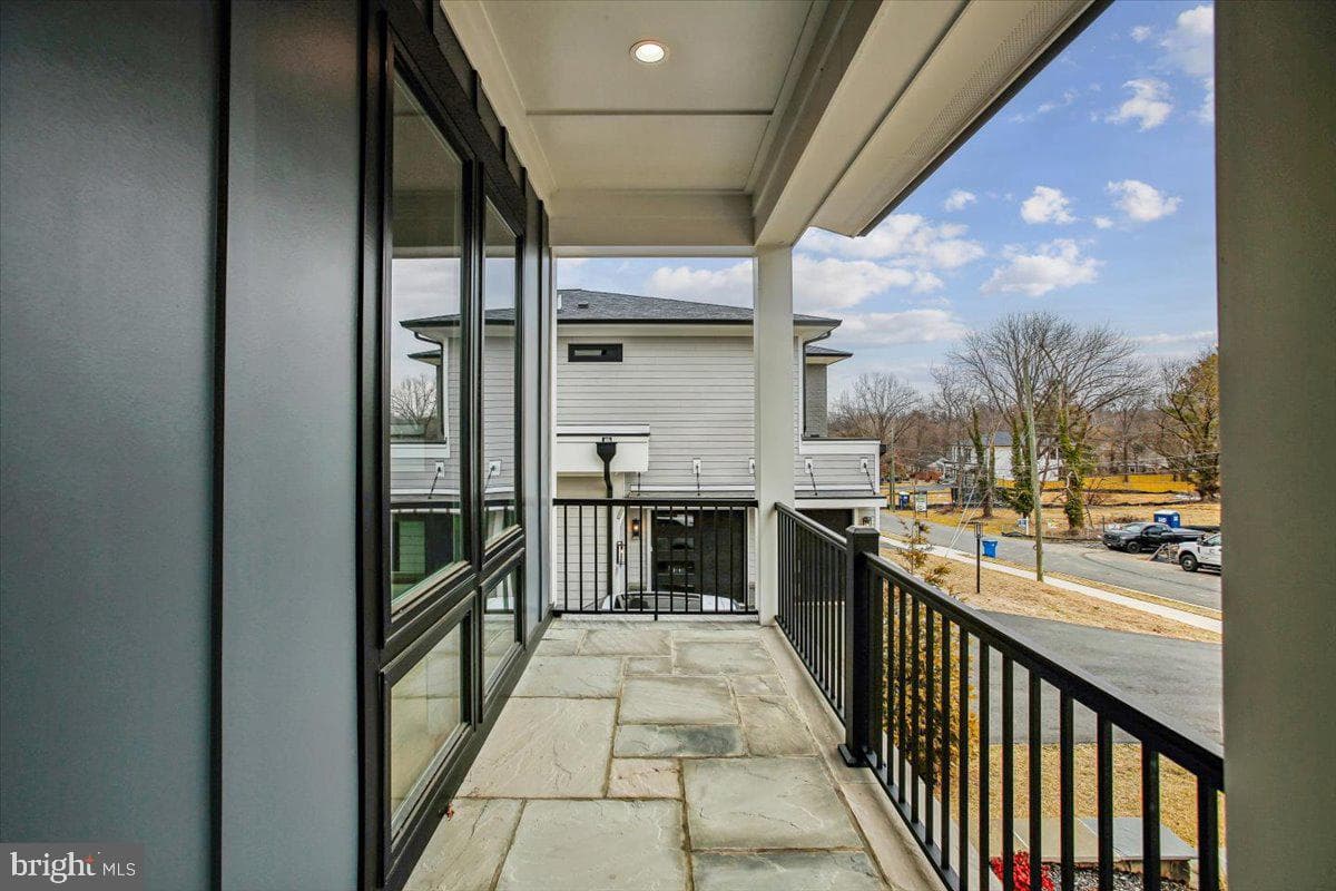 4055 Thornton photo 9
