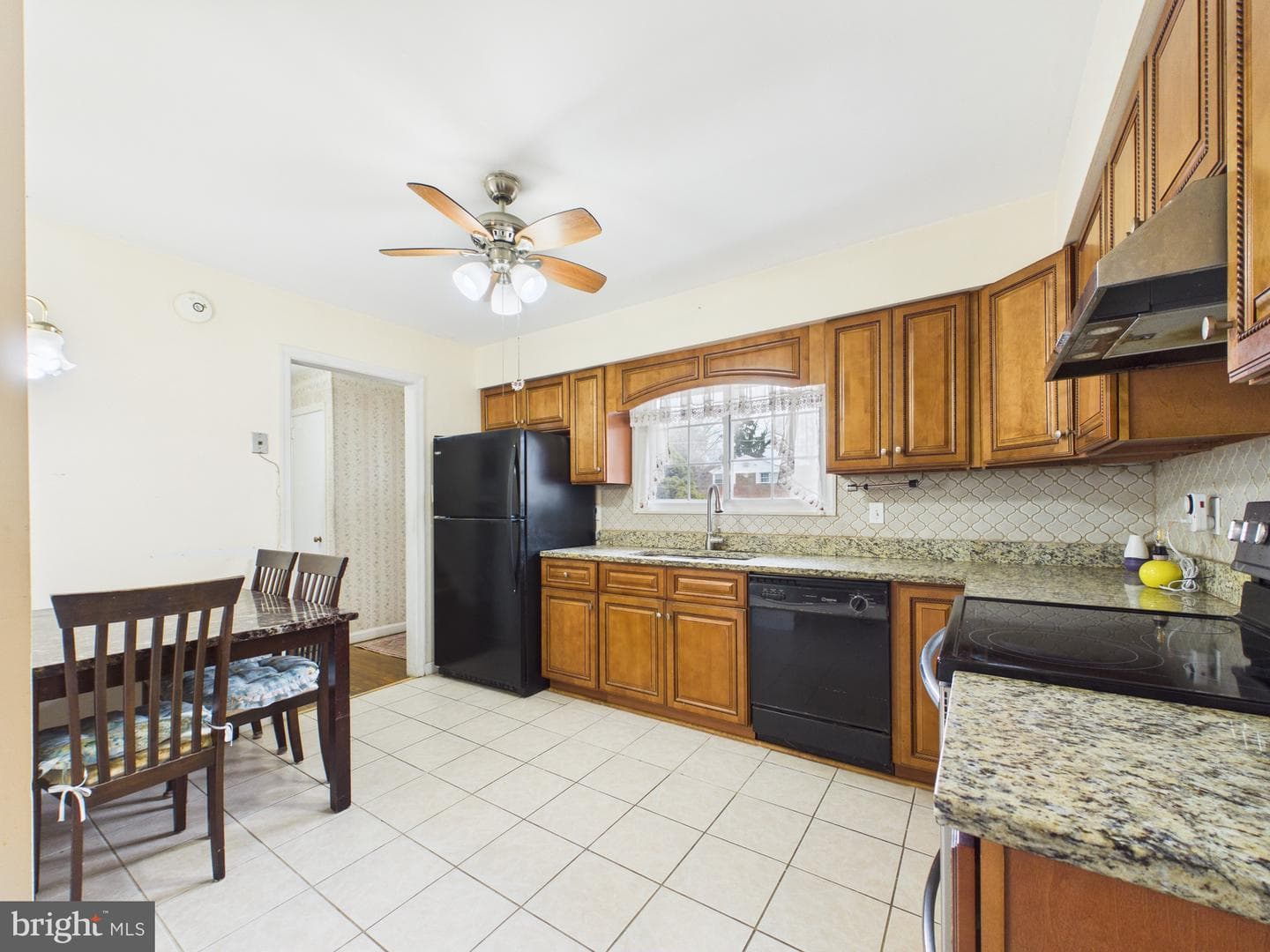 5907 Camberly Avenue photo 5
