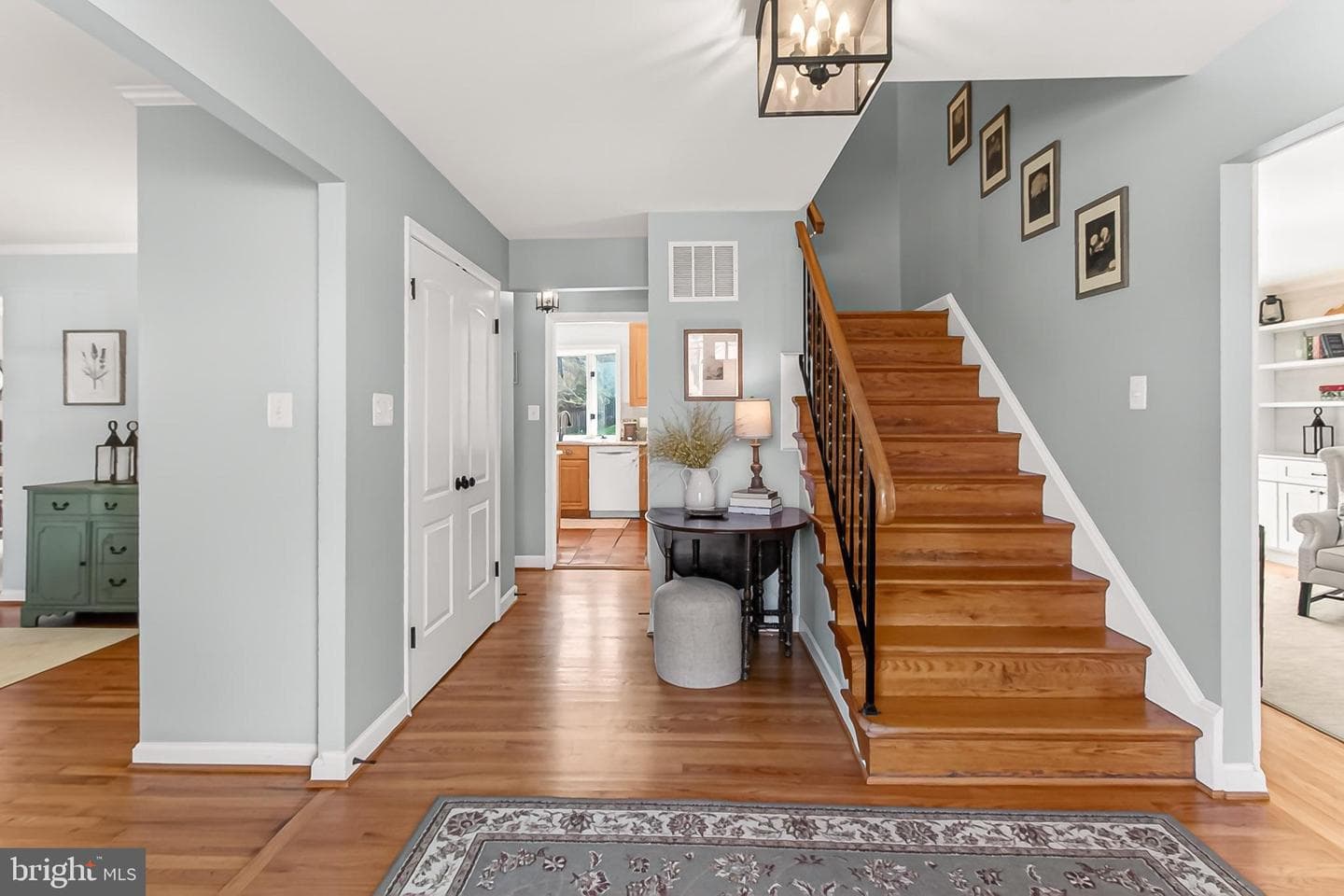 6621 Kerns Road photo 4