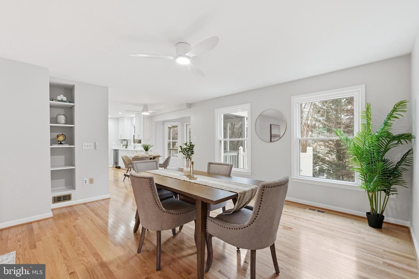 601 Sideling Court NE photo 10