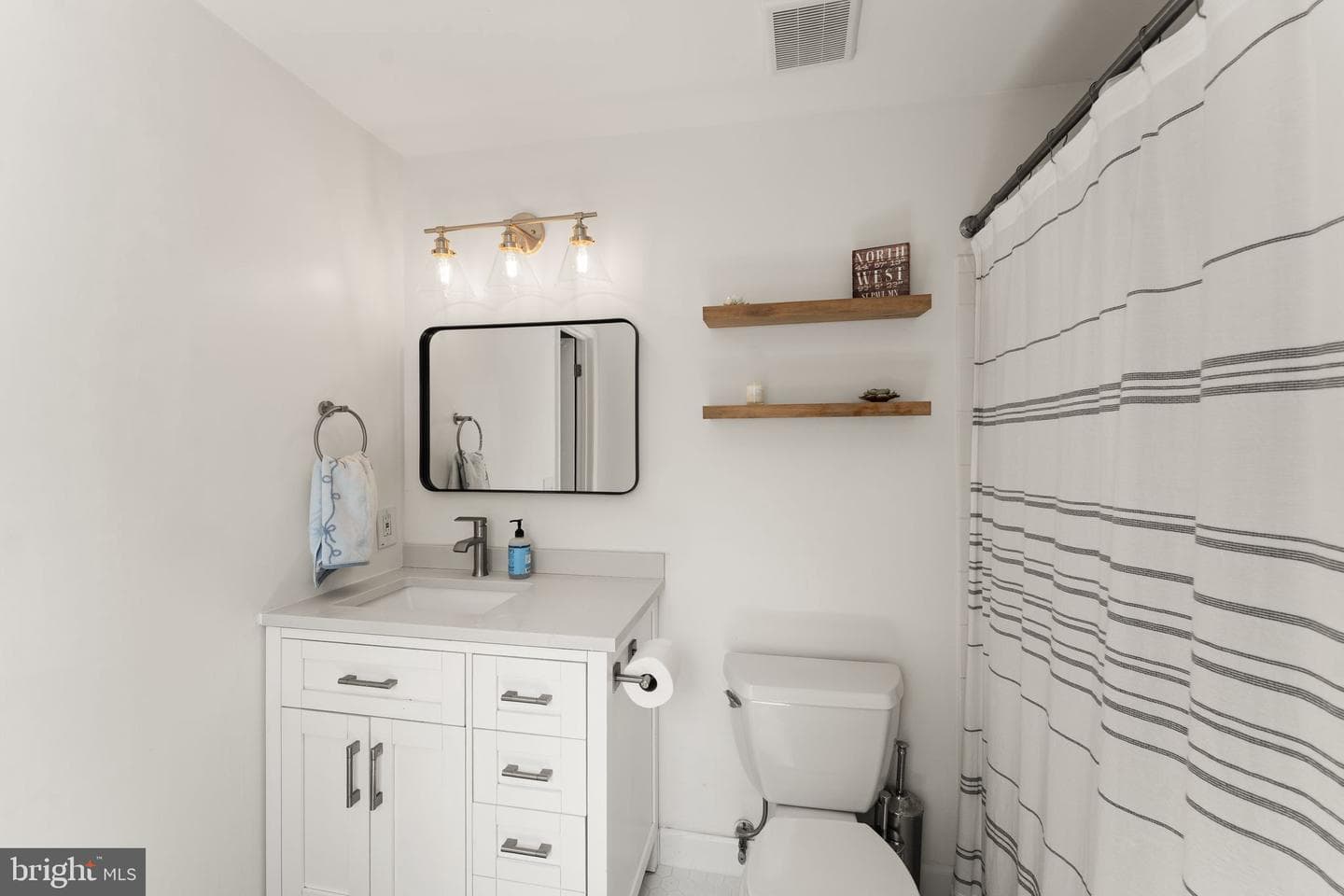 6111 Martins Landing Court photo 33