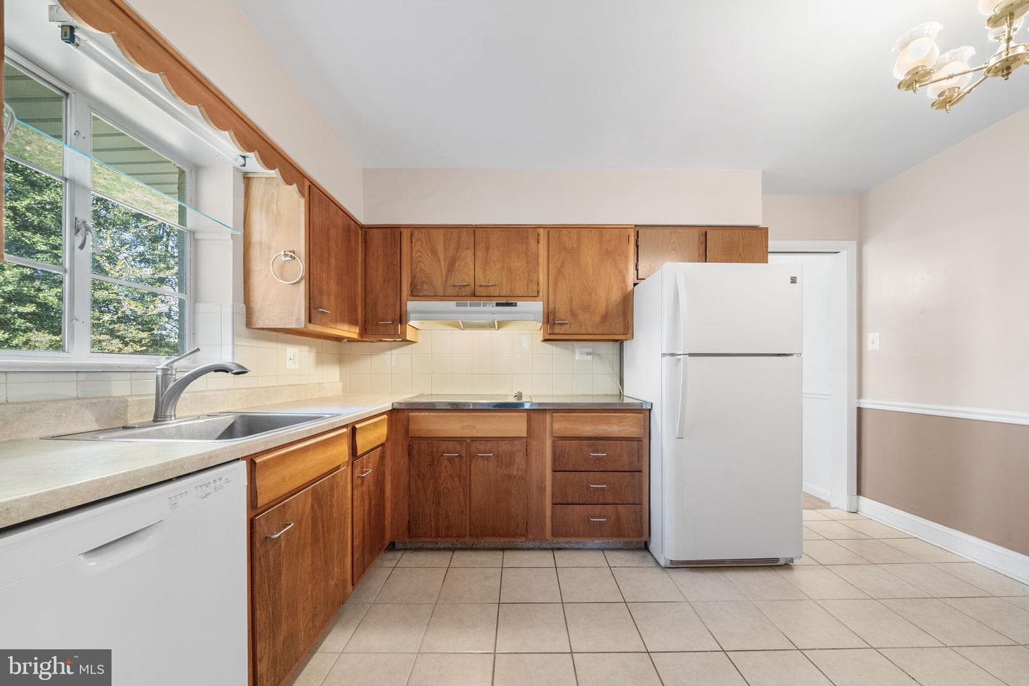 1806 Lansing Court photo 17