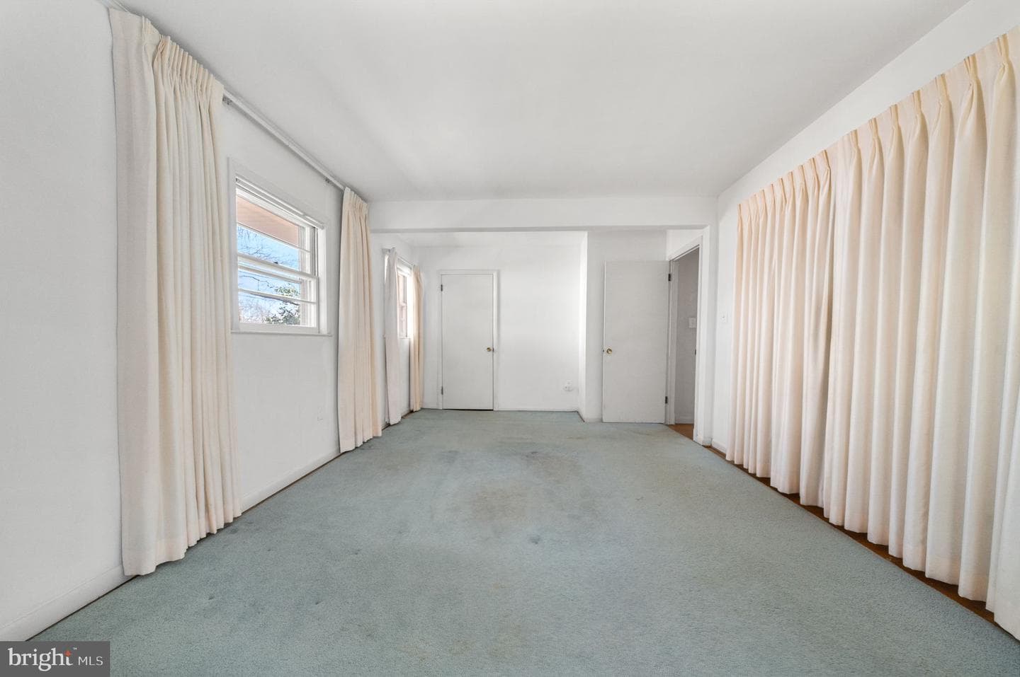 1806 Lansing Court photo 35