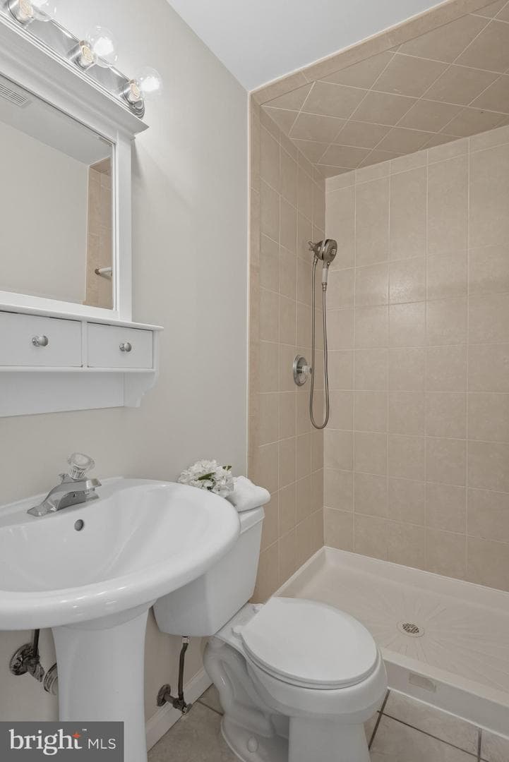 14843 Leicester Court photo 6