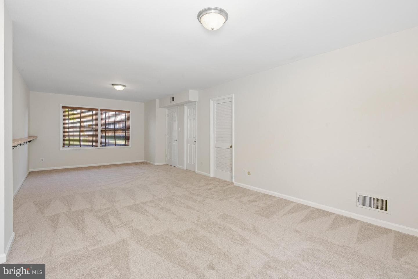 14843 Leicester Court photo 9