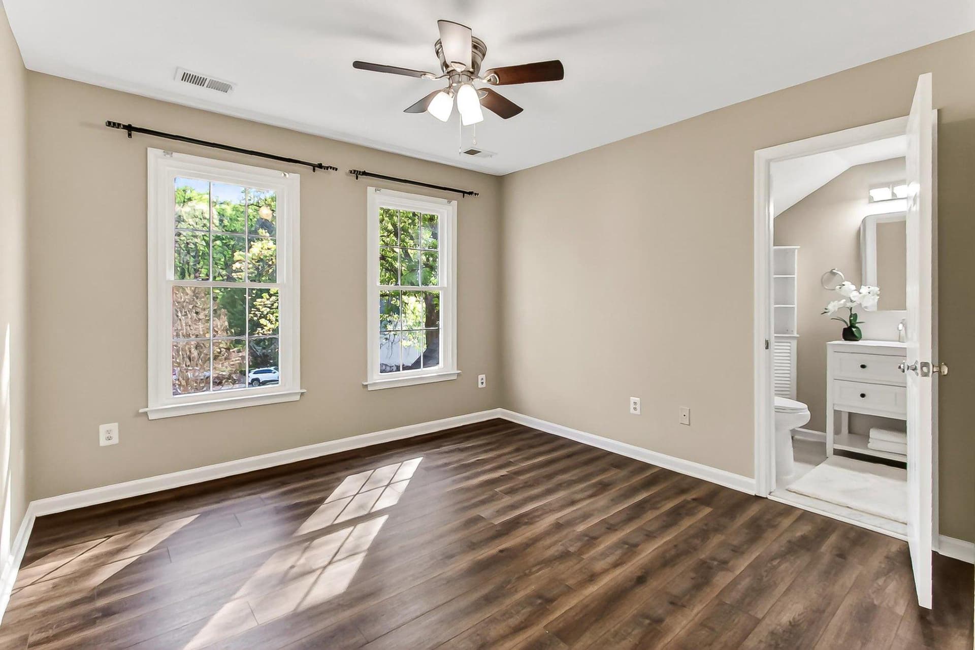 8004 Hollington Place photo 38