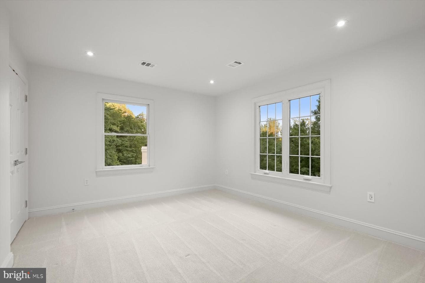 1404 Wynhurst Lane photo 24