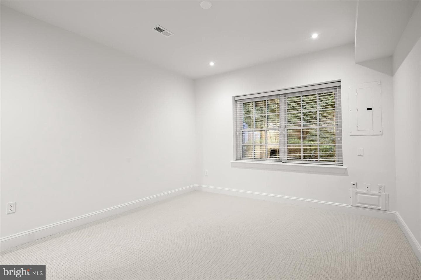 1404 Wynhurst Lane photo 30
