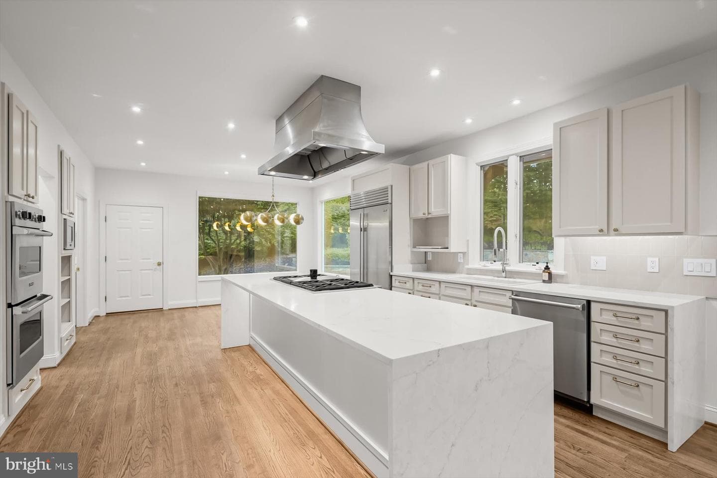 1404 Wynhurst Lane photo 9