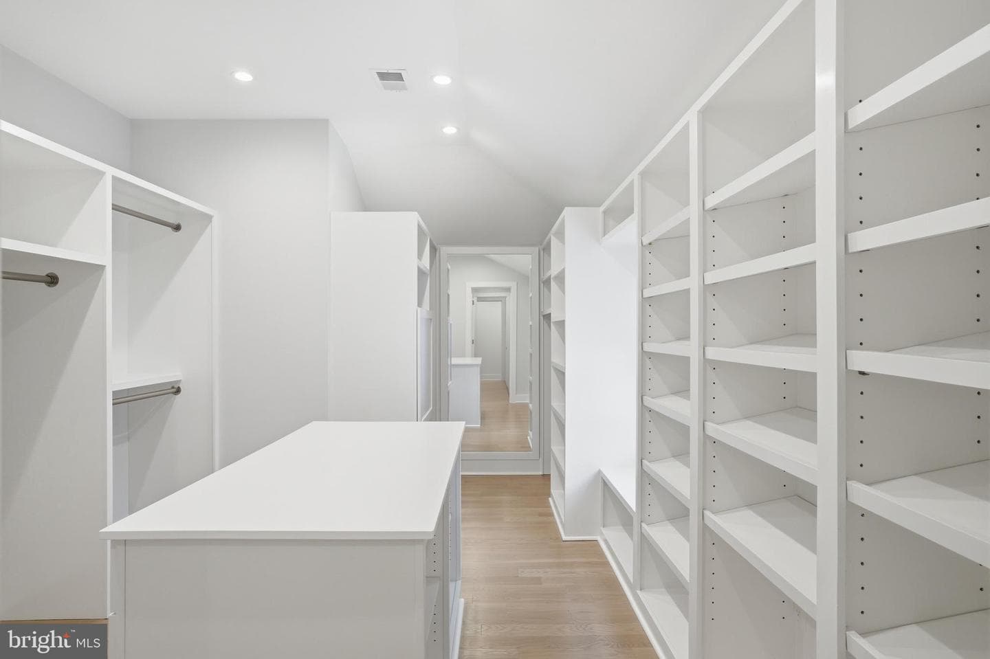 938 Saigon Road photo 53