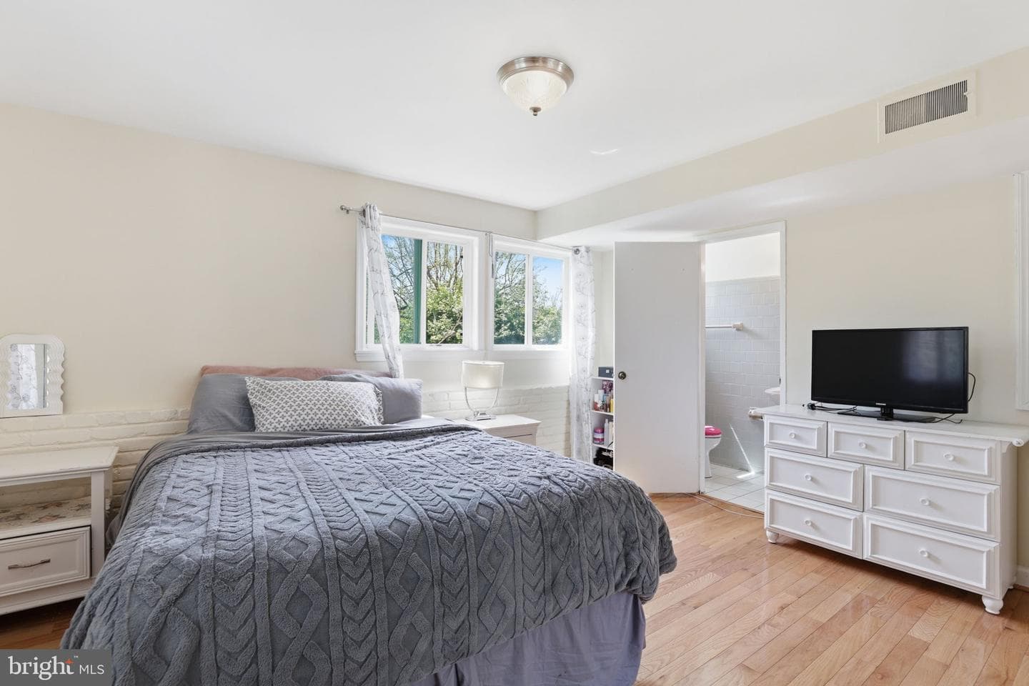 6811 Valley Brook Drive photo 21