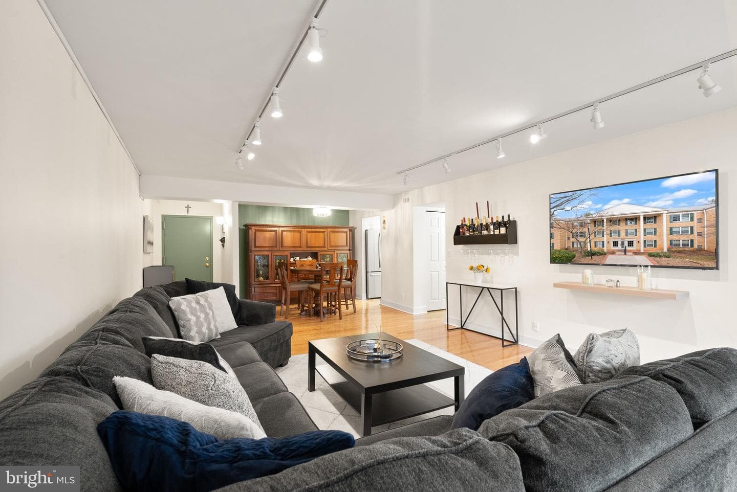7651 Tremayne Place #211 photo 10