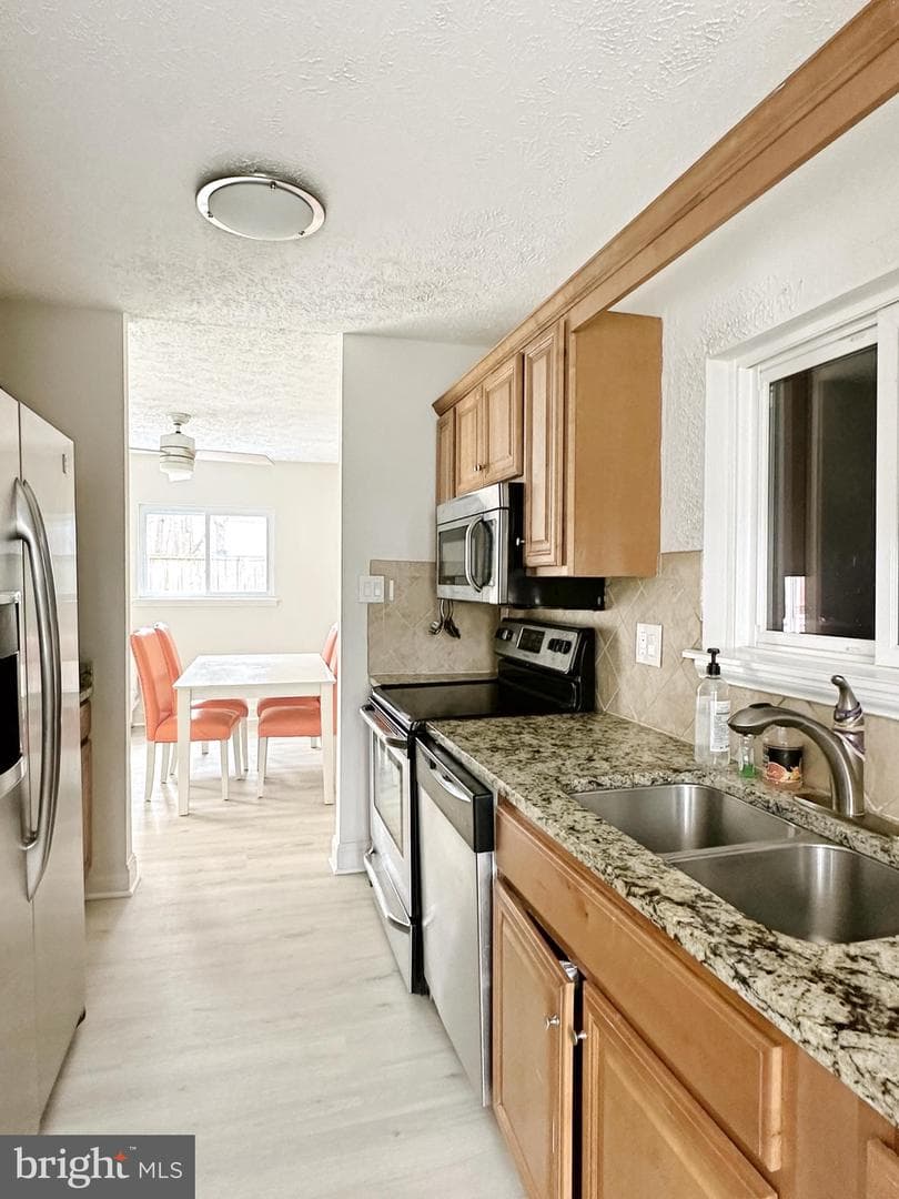 2215 Sanibel Drive photo 11