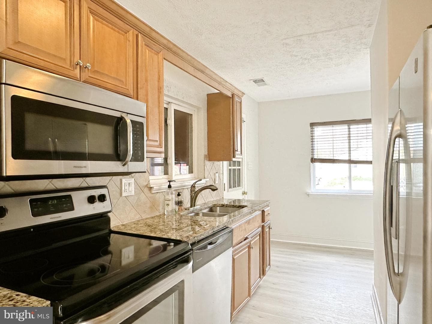 2215 Sanibel Drive photo 12