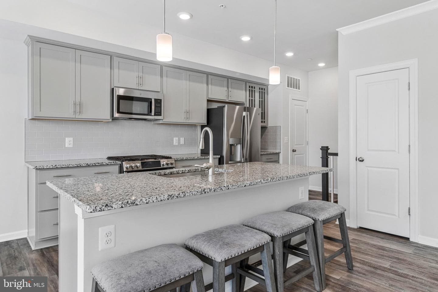 2376 Stella Place #19 photo 8
