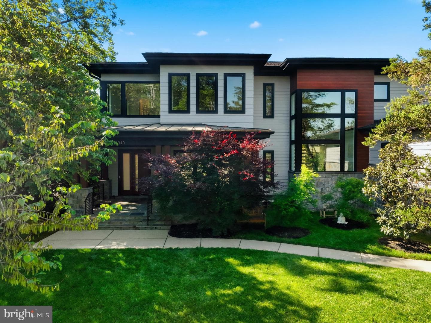 1513 Oakview Drive photo 3