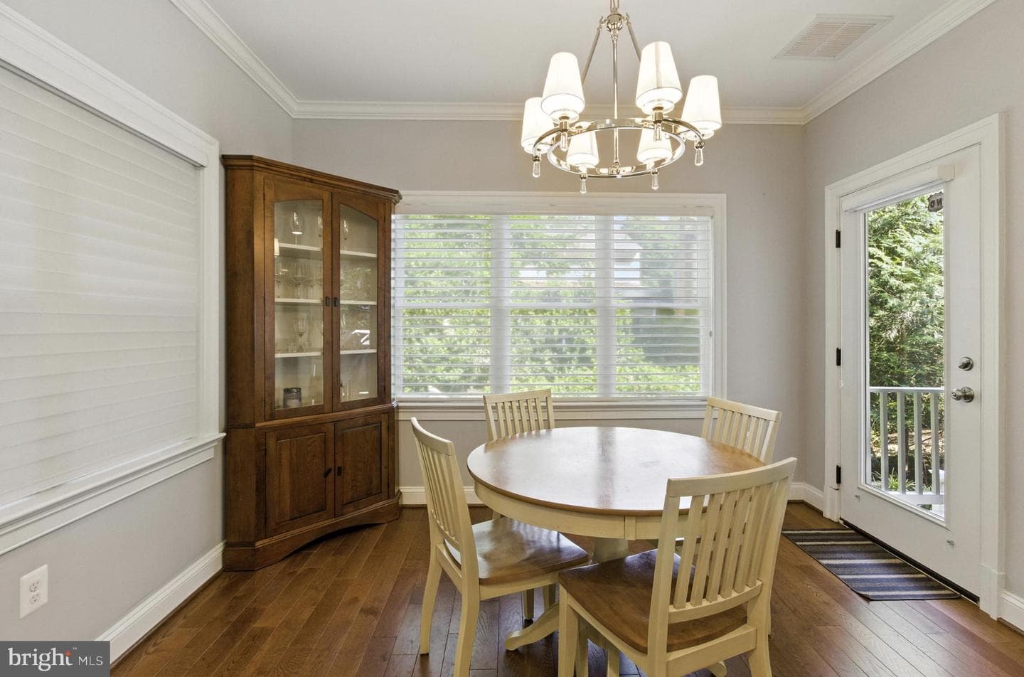 6838 Saint Albans Road photo 15