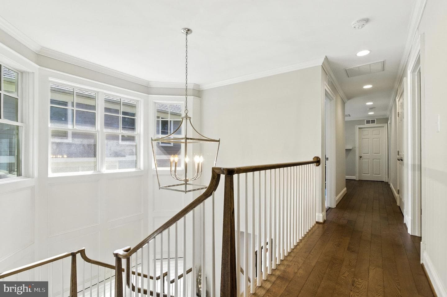 6838 Saint Albans Road photo 20