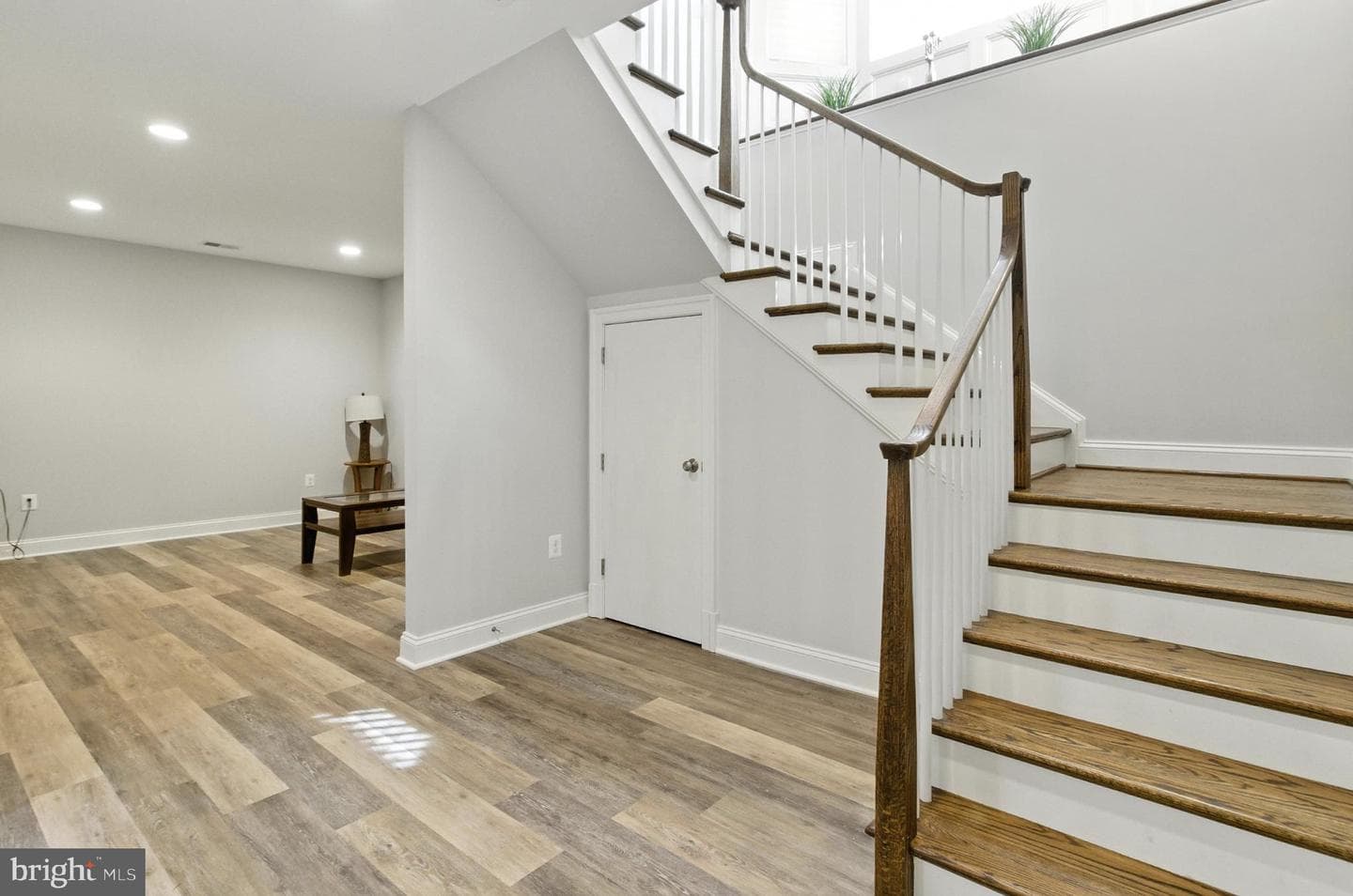 6838 Saint Albans Road photo 37