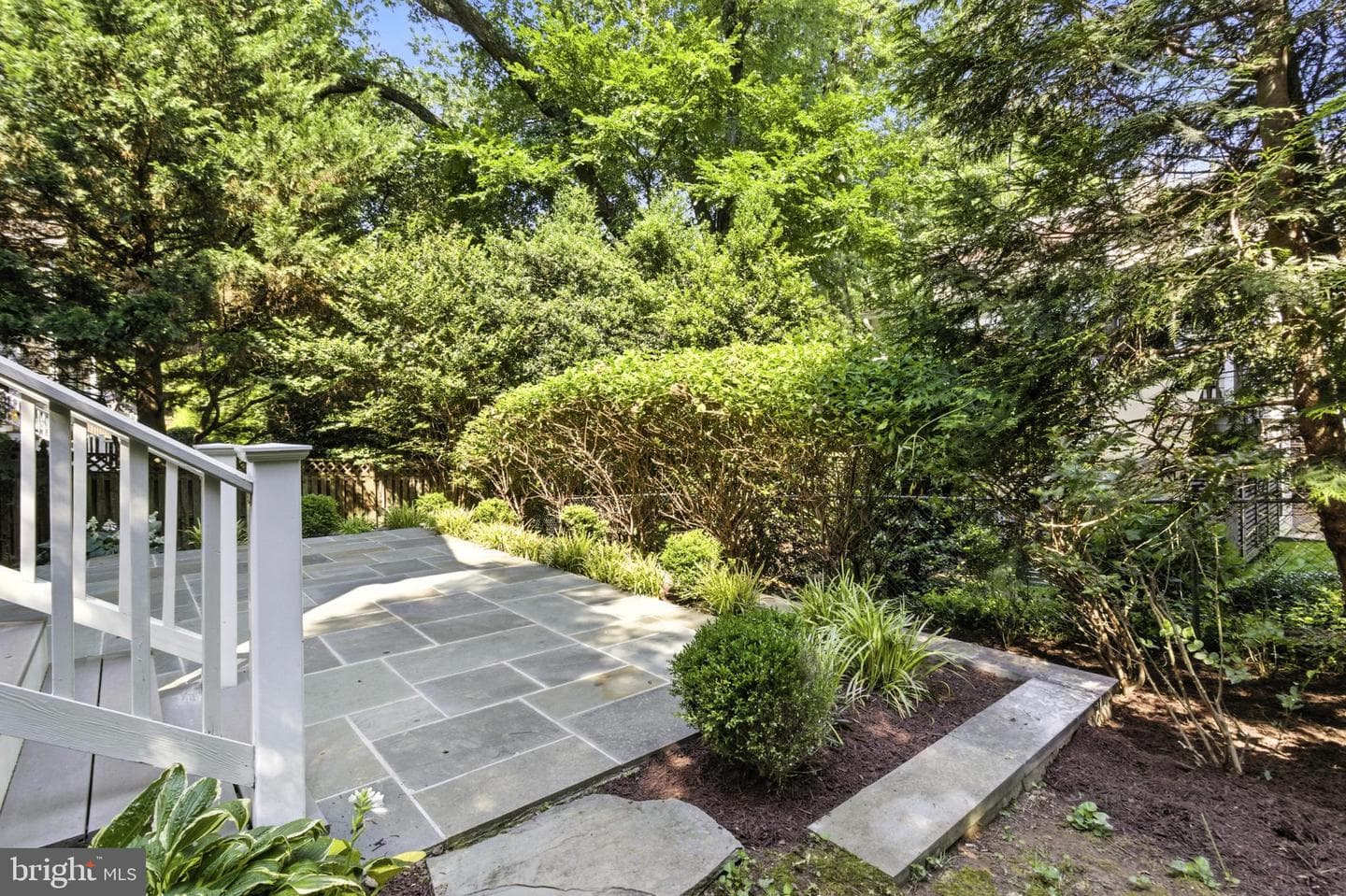 6838 Saint Albans Road photo 48
