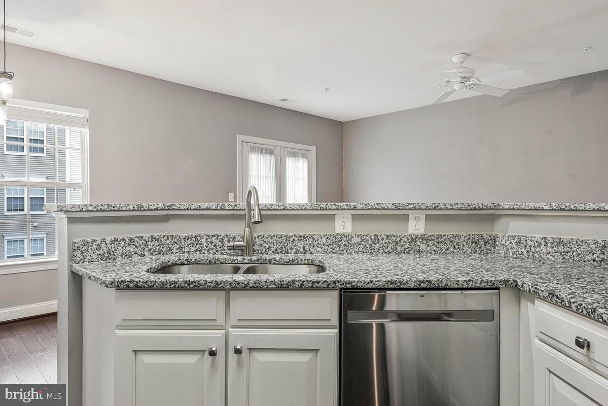 8045 Gatehouse Road #17 photo 11