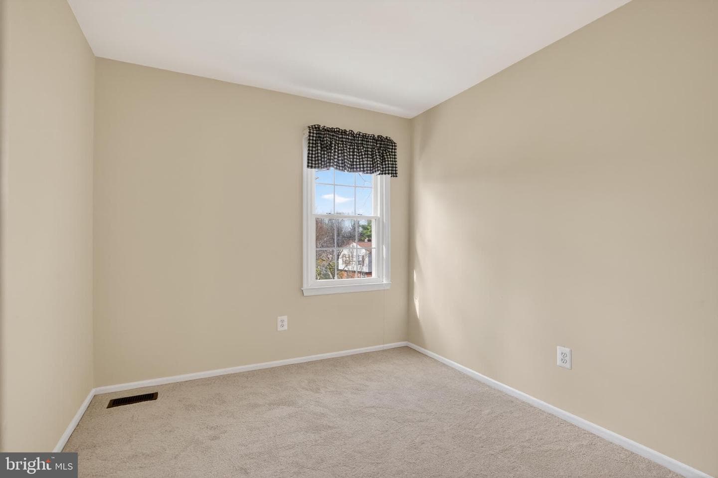 5401 Kinnerly Court photo 16